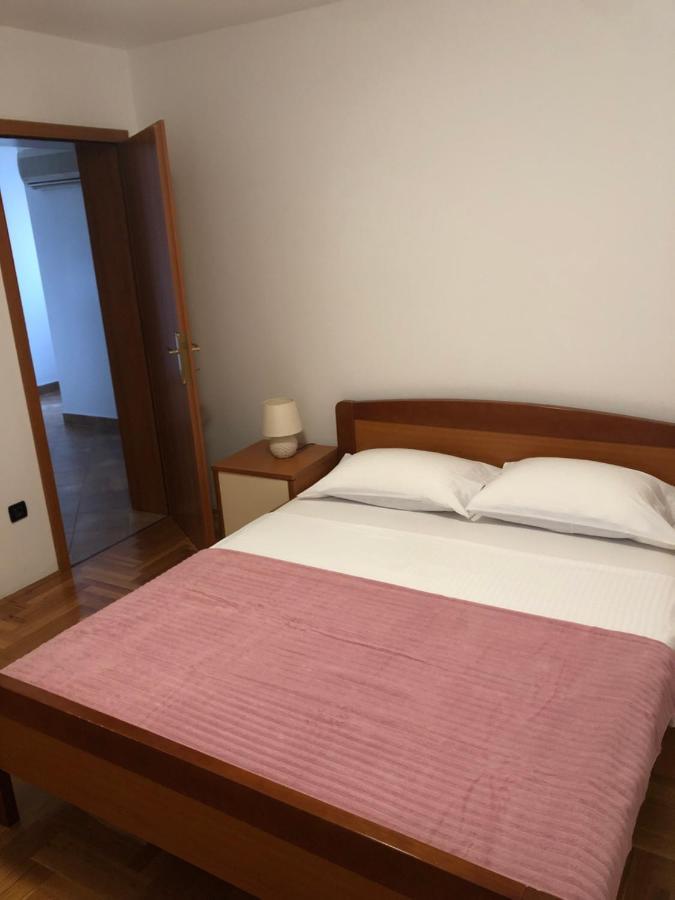 Apartment Smiljanic Tribunj (Sibenik-Knin)