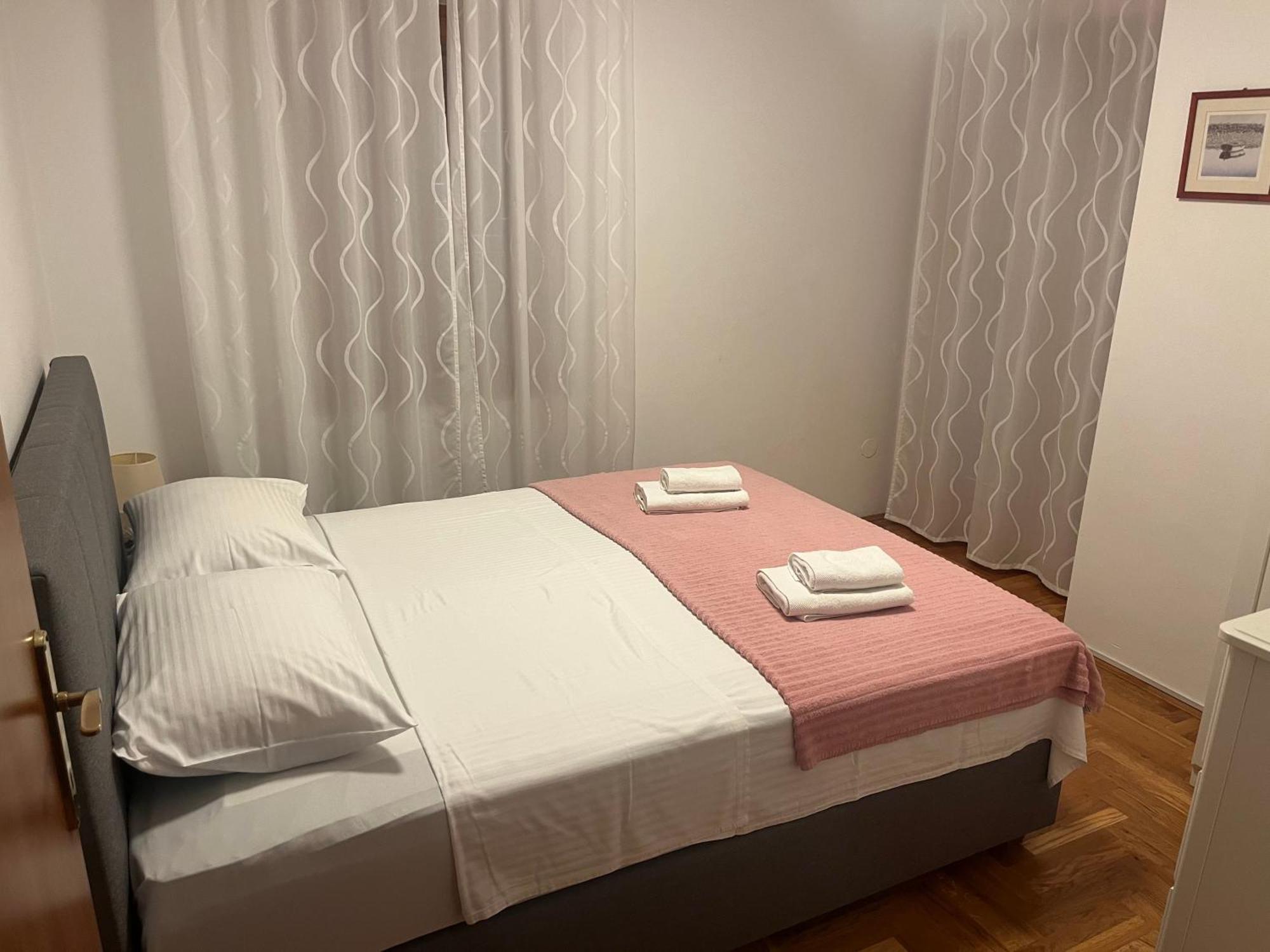 Smiljanic * Tribunj (Sibenik-Knin)